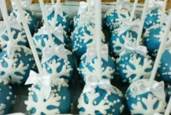 CAKE POP PERSONALIZADO FROZEN