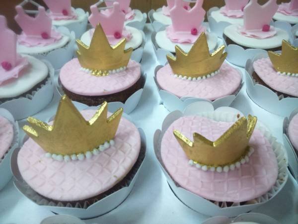 CUPCAKE PERSONALIZADO COROA