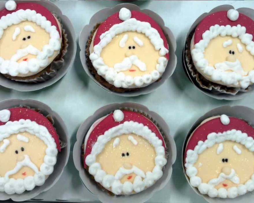 CUPCAKE PERSONALIZADO NATAL