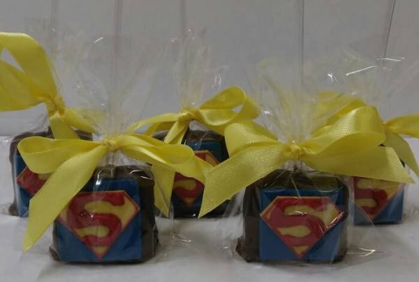 CAKEPOP PERSONALIZADO SUPERMAN