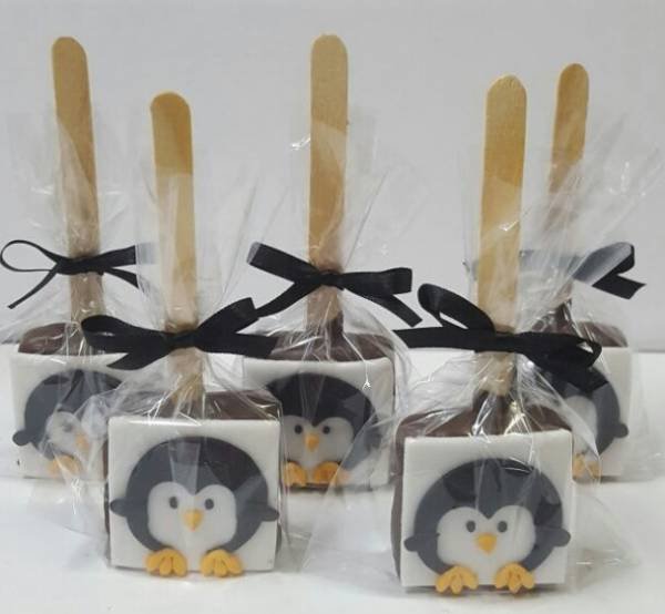 CAKE POP PERSONALIZADO PINGUIM