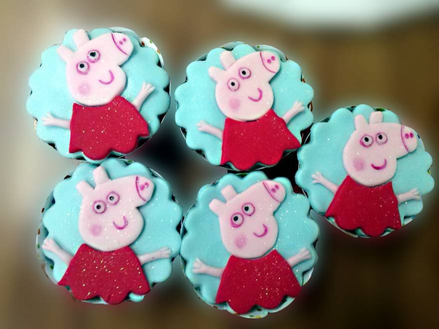 CUPCAKE PERSONALIZADO PEPPA