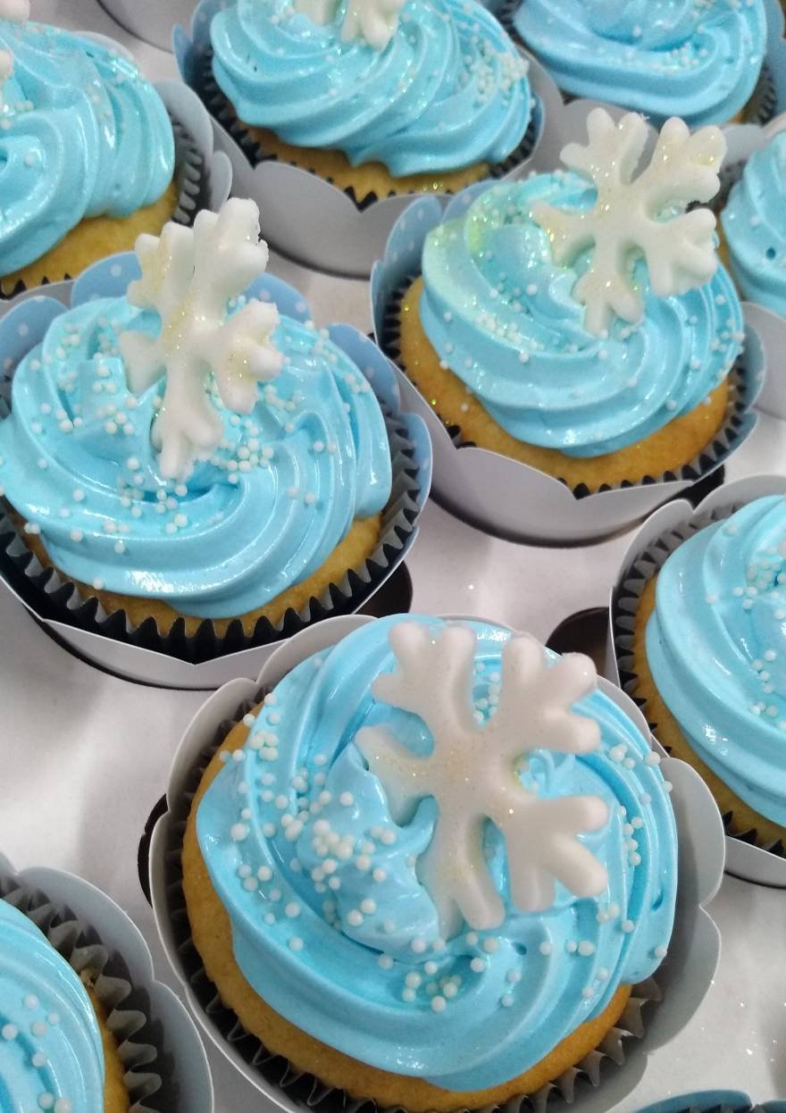 CUPCAKE PERSONALIZADO FROZEN