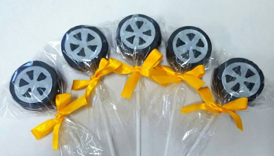 CAKE POP PERSONALIZADO HOTWHEELS